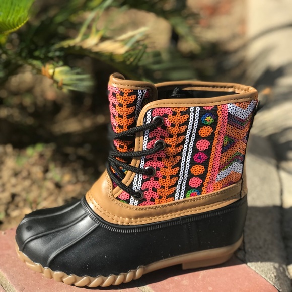 **HOST PICK**GIRLS MULTI COLOR SEQUIN DUCK BOOTS - Picture 2 of 6